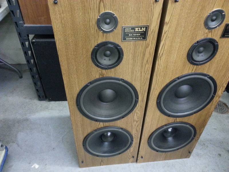 lot 16 image: KLH SA-1212X Studio Speakers