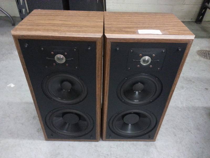 lot 26 image: Polk Audio Series 5 Speakers