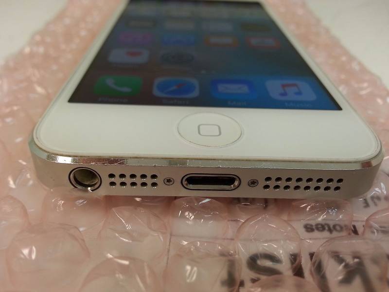 lot 2 image: Apple iPhone 5 16GB AT&T White A1428 Clear IMEI