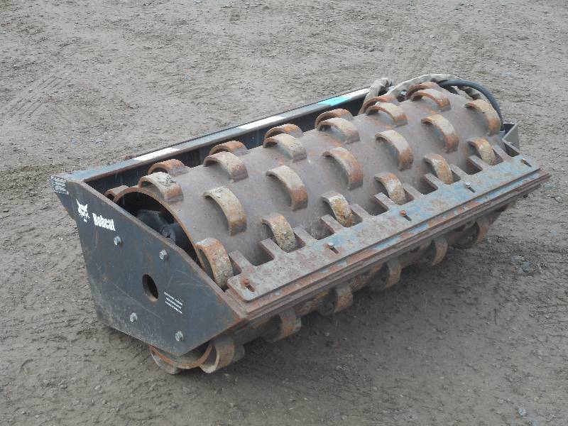 lot 4 image: Bobcat Commercial 48 Vibrating Compactor