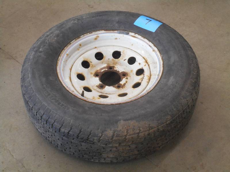 lot 7 image: (1) Goodyear Marathon ST2257515 Trailer Tire On 5-Lug 15 Wheel
