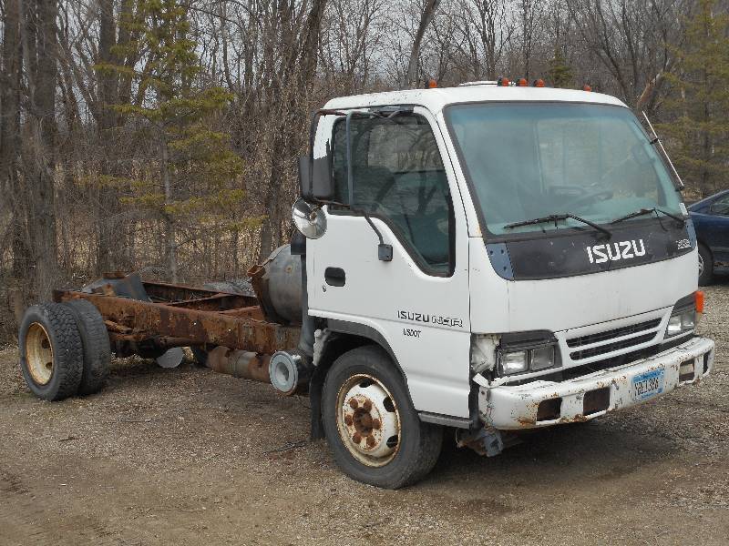 lot 3 image: RESERVE HAS BEEN MET  1999 Izuzu NQR Commercial Truck