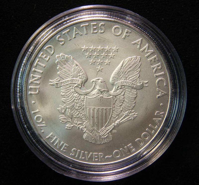 2010 AMERICAN SILVER EAGLE 1 TROY OZ. .999 FINE SILVER DOLLAR IN AIRTITE CAPSULE