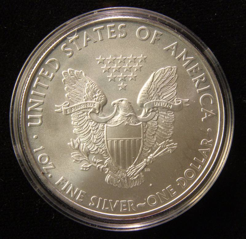 2010 AMERICAN SILVER EAGLE 1 TROY OZ. .999 FINE SILVER DOLLAR IN AIRTITE CAPSULE