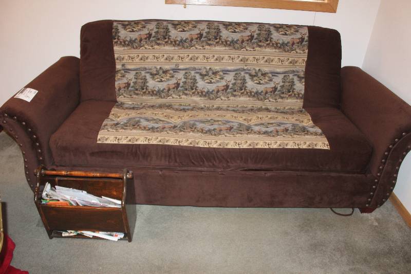lot 9 image: Couch With Magazine Rack