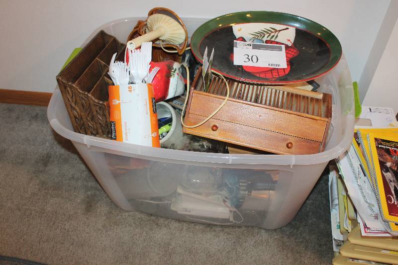 lot 30 image: Box Lot of Home Decorations