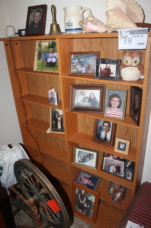 lot 19 image: 6-Shelf Dual Book Case