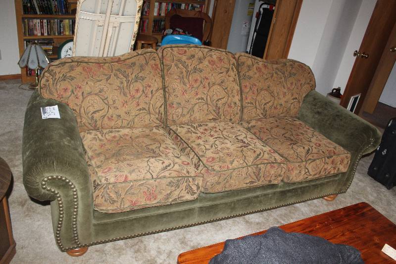 lot 23 image: Living Room Set Including Couch, Chair, Ottoman