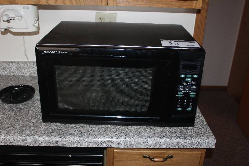 lot 32 image: Sharp Carousel Microwave
