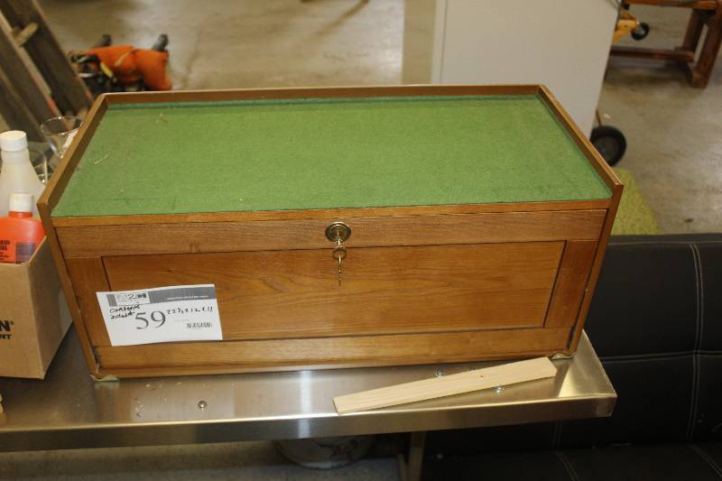 lot 59 image: Locking 4-Drawer Utility Chest