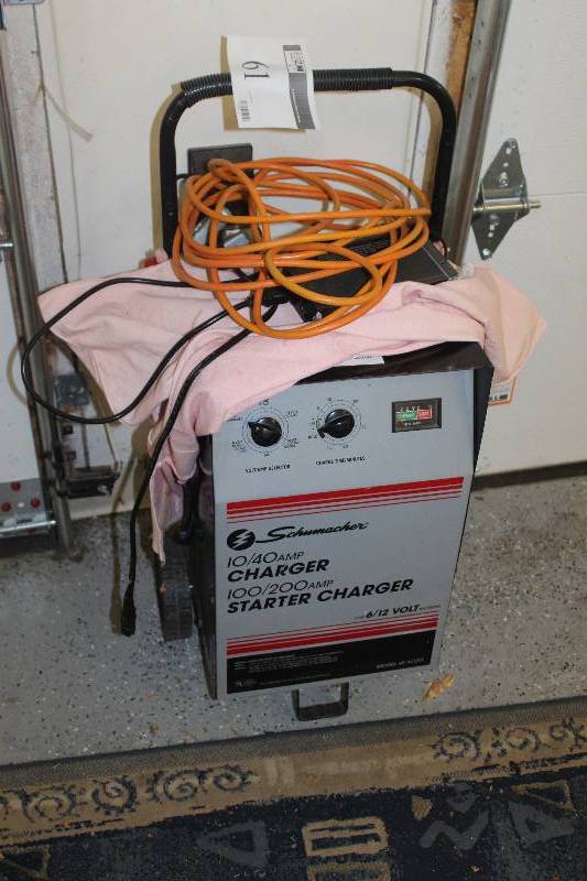 lot 61 image: Schumacher 1040A Charger 100200A Starter Charger For 612V Batteries