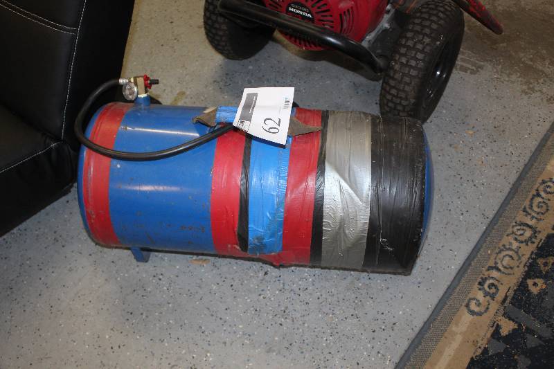 lot 62 image: Compressed Air Tank