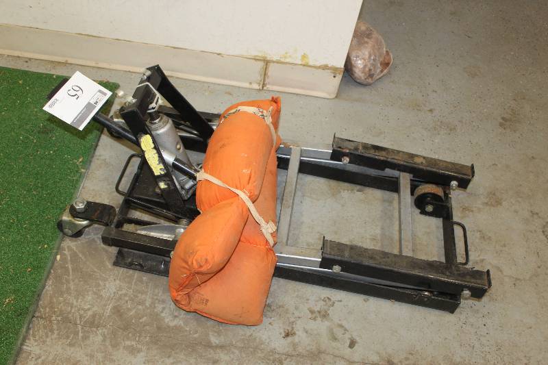 lot 65 image: ATV Lift