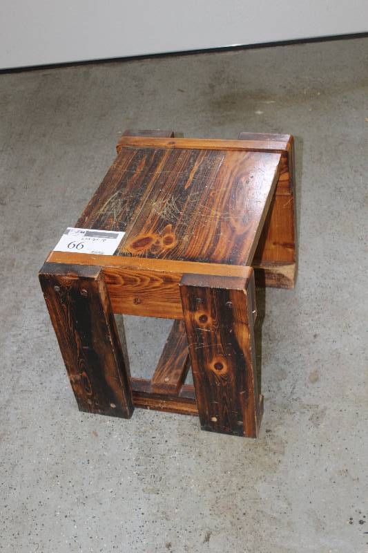 lot 66 image: End Table