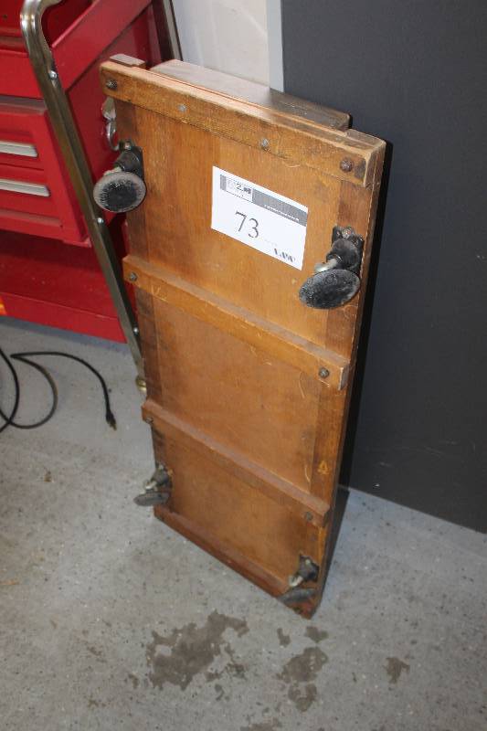 lot 73 image: Floor Creeper