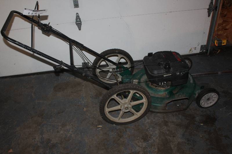 lot 114 image: Ranch King 22 Lawn Mower