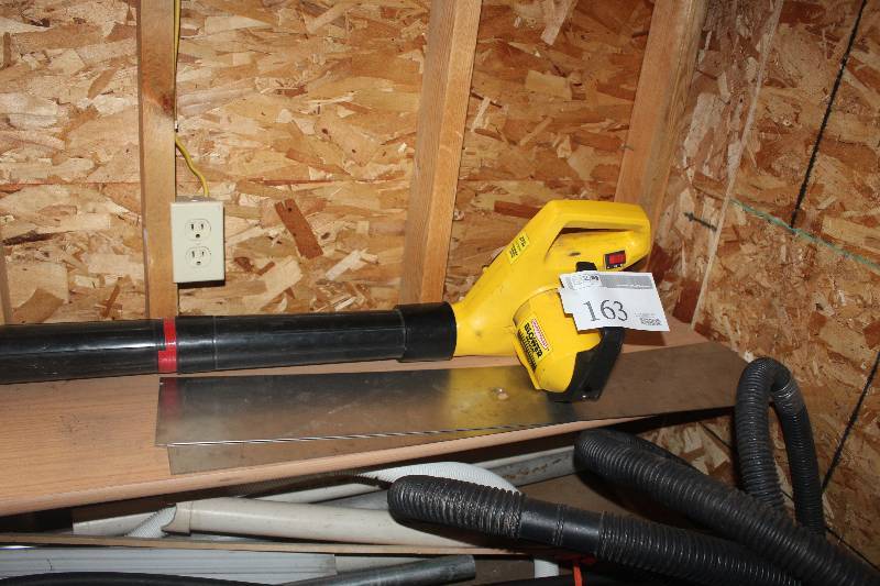 lot 163 image: Paramount Blower Vacuum