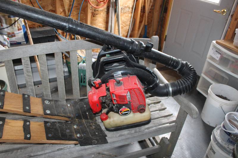 lot 105 image: Shindaiwa Commercial Gas Powered Blower
