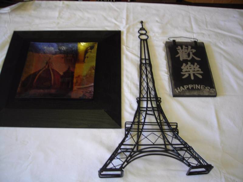 lot 5 image: 3-Pieces Decor