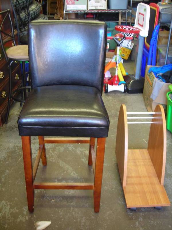 lot 12 image: Wood Frame Bar Stool, Computer Tower Trolley
