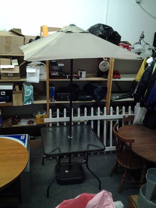 lot 18 image: Patio Table With Umbrella & Base