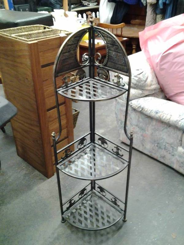 lot 28 image: 53 Inch Corner Shelf