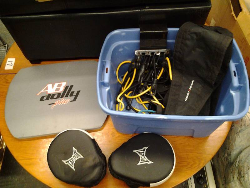 lot 50 image: Tote With Variety Of Exercise Gear