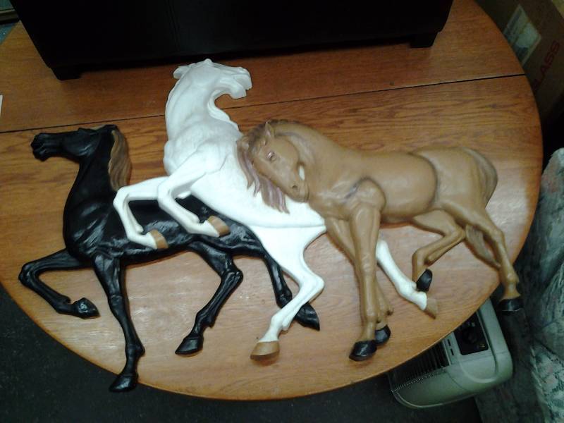 lot 72 image: Vintage 1970s Burwood Products 3-Horses