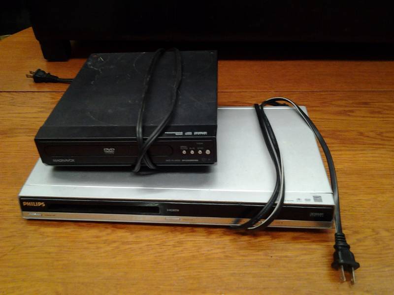 lot 73 image: Magnavox & Philips DVD Players