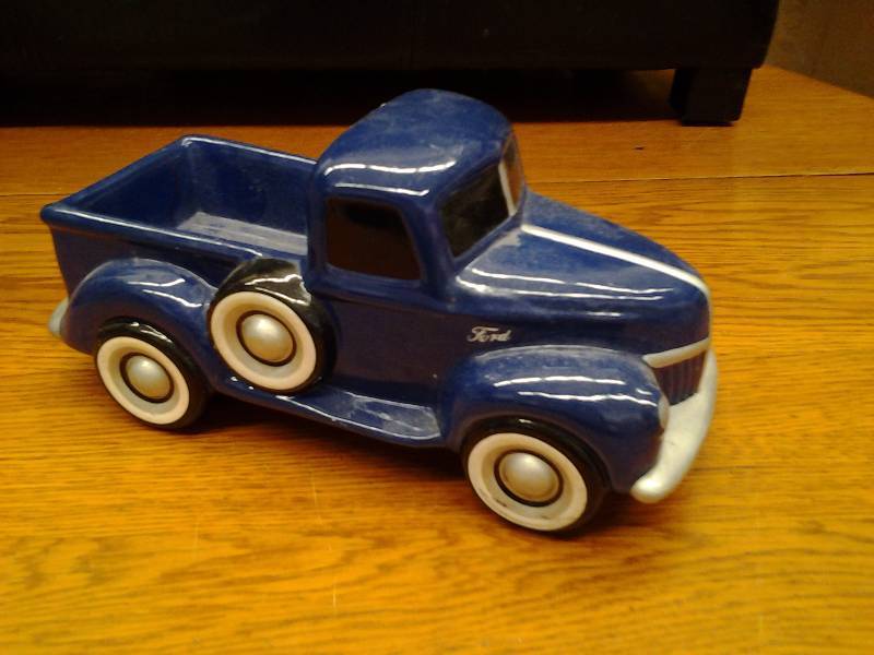 lot 77 image: Ford Ceramic Truck-Official Licensed Ford Product