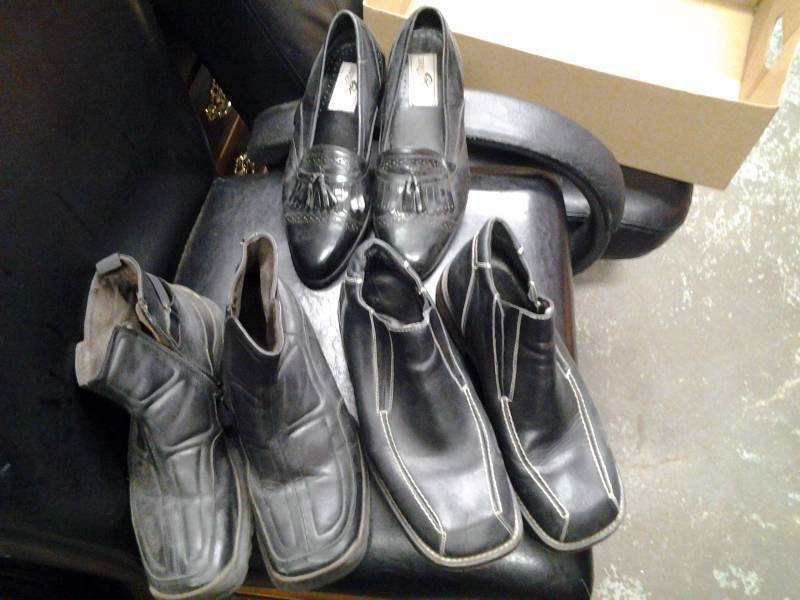 lot 99 image: 3-Pair Of Mens Dress Shoes Size 8 & 8-12