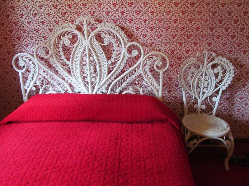 Double Bed,Whicker & Chair