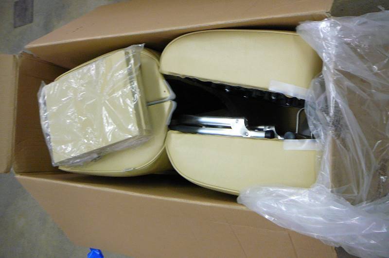 Boat seats deluxe lounge seat with plastic frame wd707 715 Sand New in Box Complete