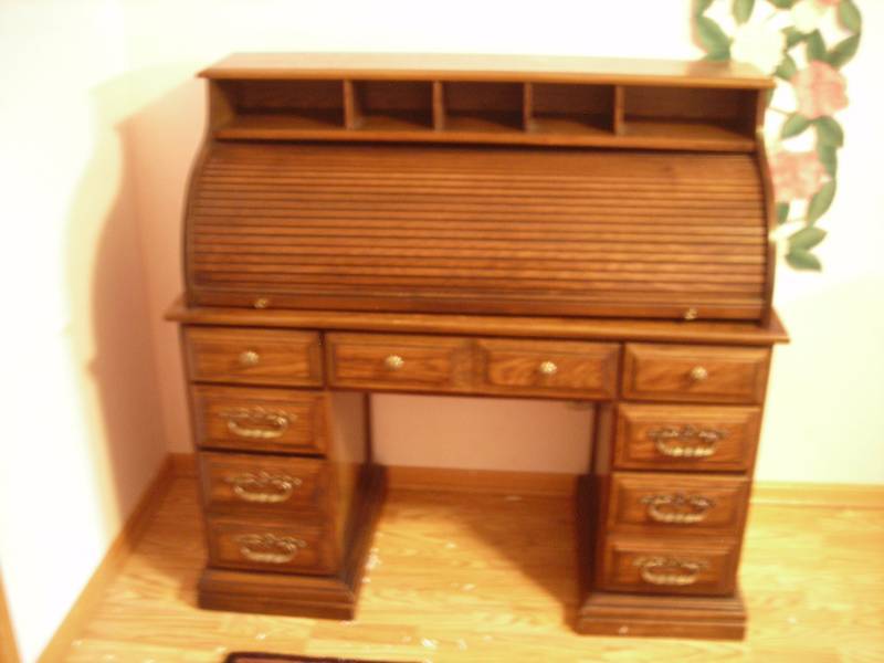 lot 2 image: Wood Roll Top Desk 48x22x48