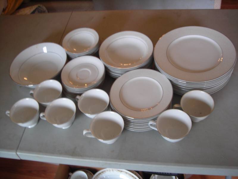lot 37 image: Royal Prestige-White Lace China