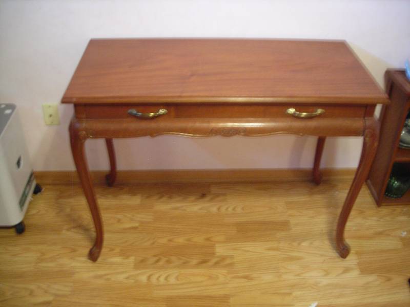 lot 81 image: Writing Desk With Drawer (Top Is Loose)