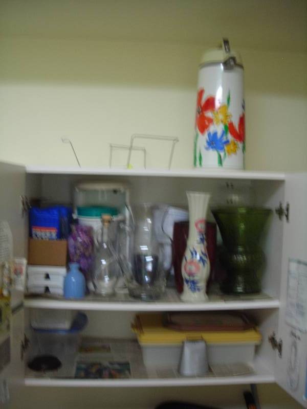 lot 91 image: Contents Of Cabinet