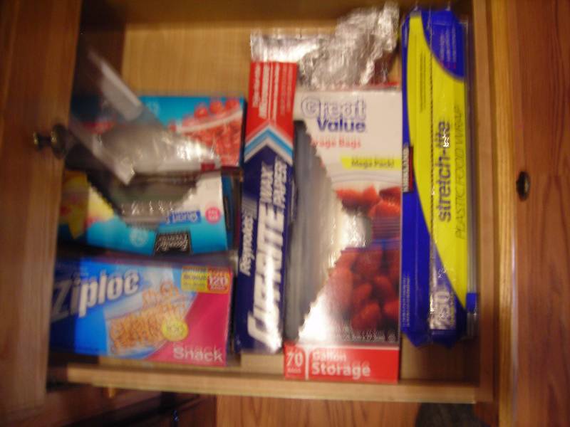 lot 102 image: Drawer Of Baggies & Wraps
