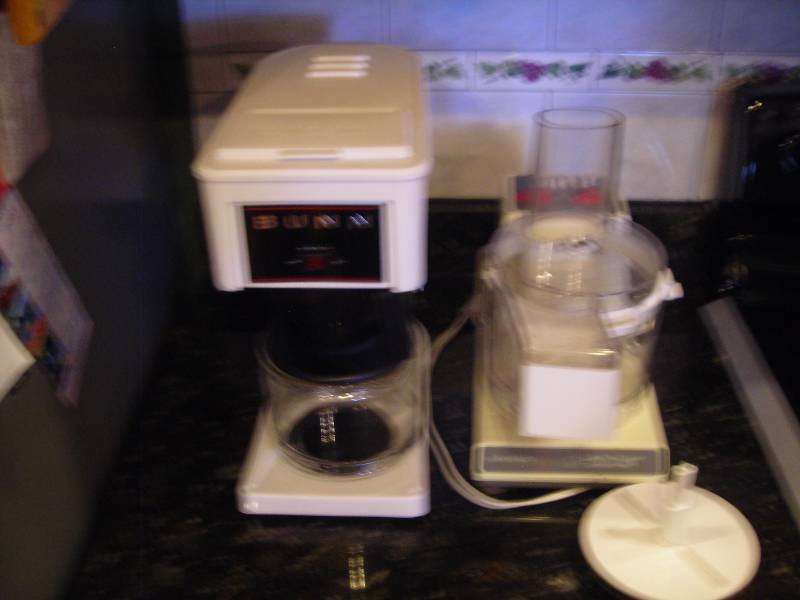 lot 109 image: Bunn Coffee Maker, Kenmore Food Processor