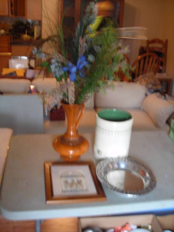 lot 129 image: Decorative Planter Pot, Centerpiece, Tray, Picture