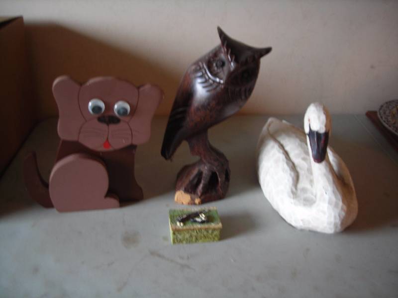 lot 130 image: Wood Owl (Heavy), Carved Swan, Dog Door Stop
