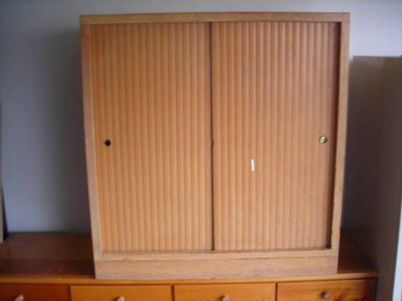 lot 161 image: 2-Door Cupboard Full Of Plant & Garden Related 31x32x16