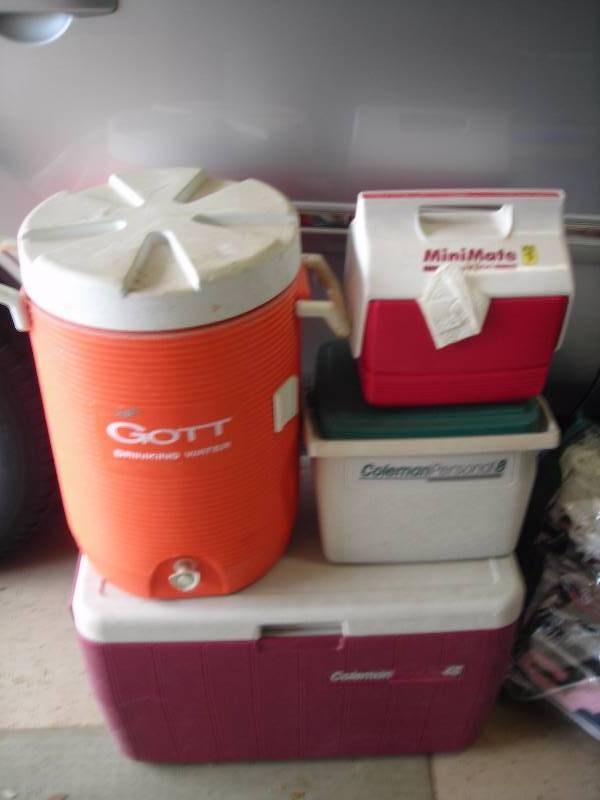 lot 166 image: Coolers and Beverage Dispenser
