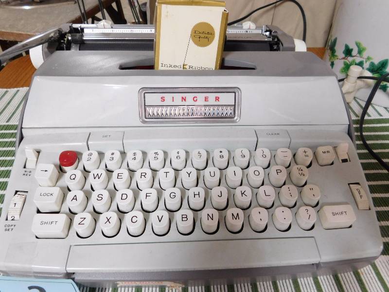 Singer typewriter looks very clean