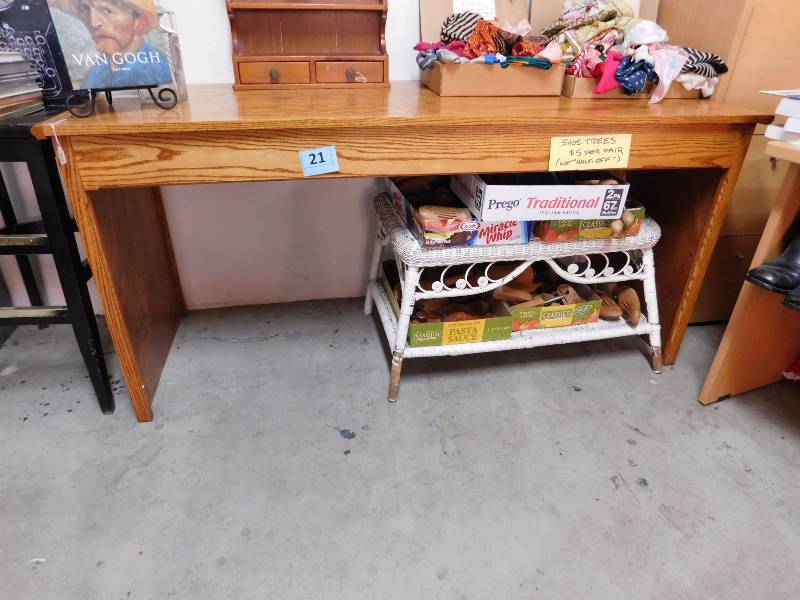 hand crafted oak table in great condition