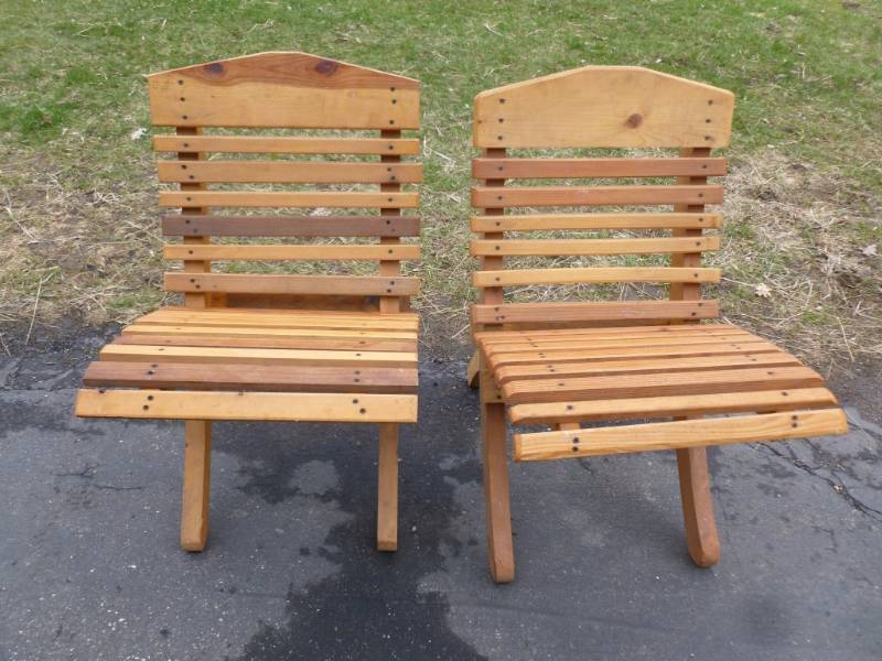 lot 8 image: Patio Chairs