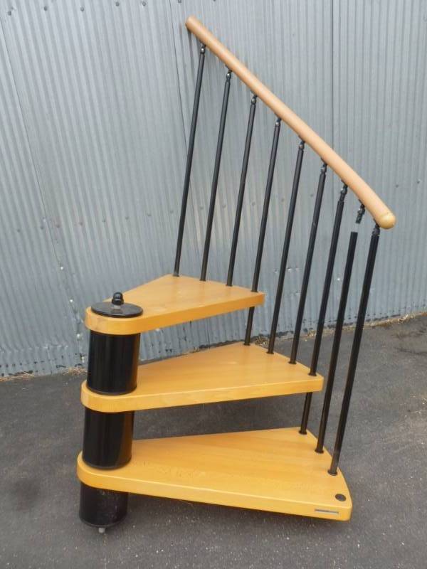 lot 9 image: Spiral Stairs