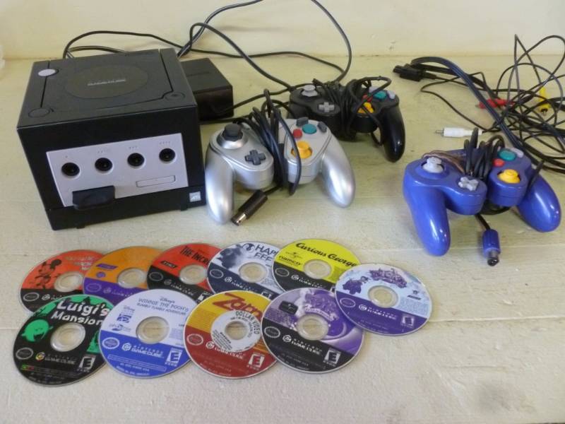 lot 28 image: Nintendo Gamecube