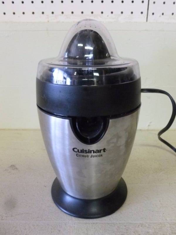 lot 33 image: Cuisinart Juicer