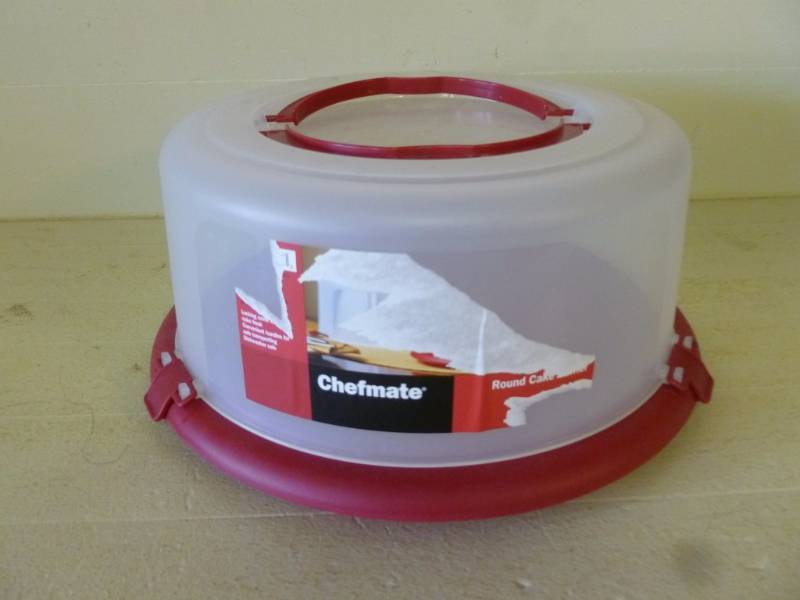 lot 45 image: Cake Saver